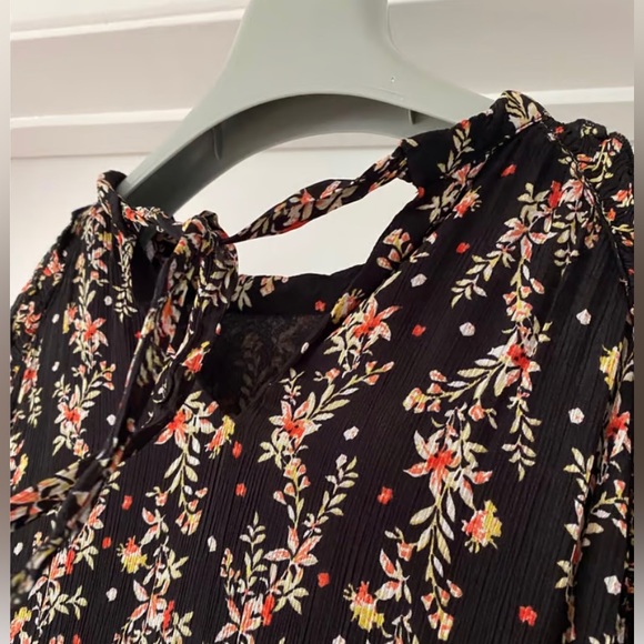 SOLD Floral Dress - Picture 5 of 5